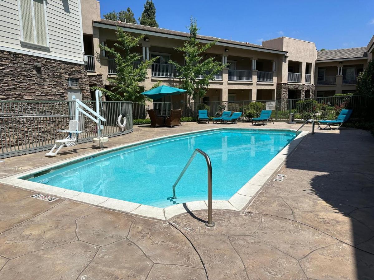 Holiday Inn Express Hotel & Suites San Dimas By Ihg מראה חיצוני תמונה